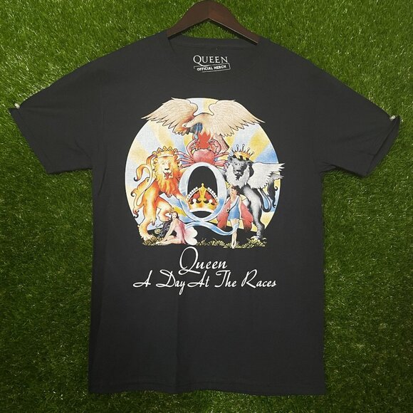 Queen a Day at the Races Rock Album T-shirt size Small - Picture 1 of 4